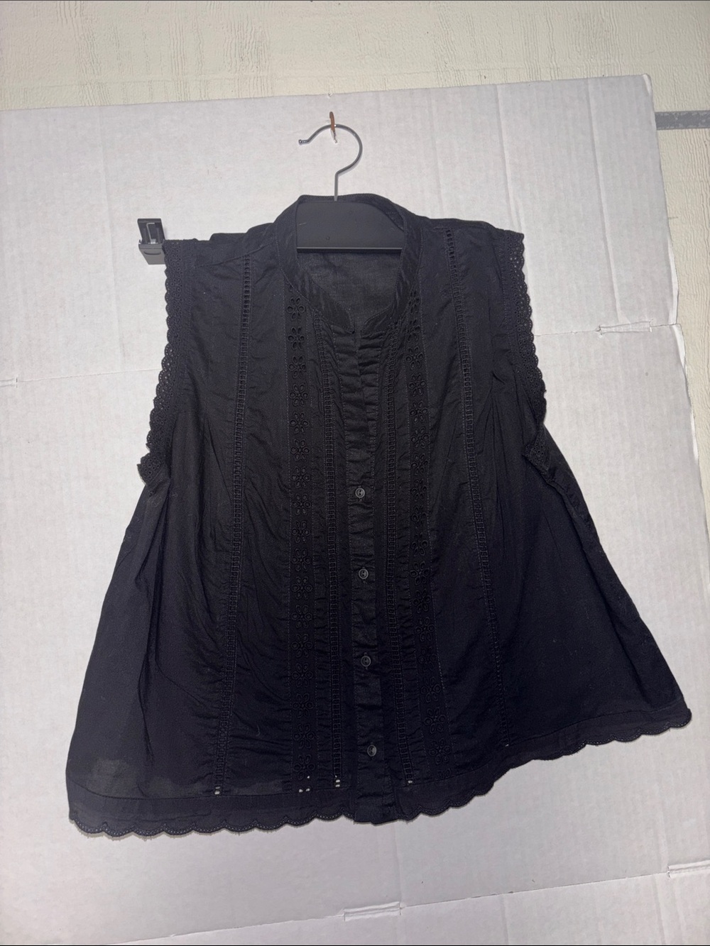 Zara Black Sleeveless Button-Front Women's Top blouse
